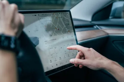 UX User Experience Verbesserte UX (User Experience) im Auto durch großes Bedien-Panel